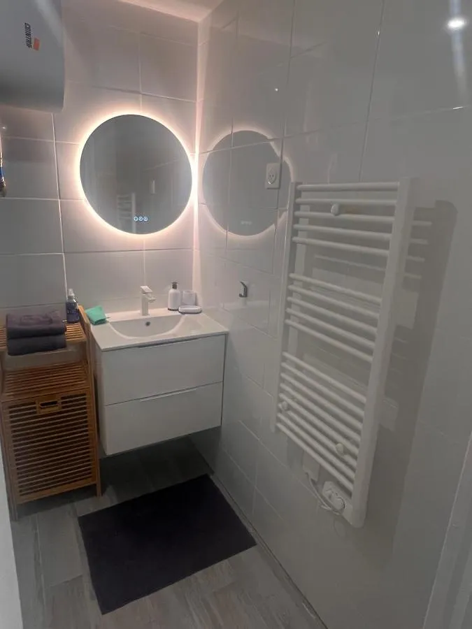 Apartment Studio 2Prs Tout Equipe Et Neuf Marseille France